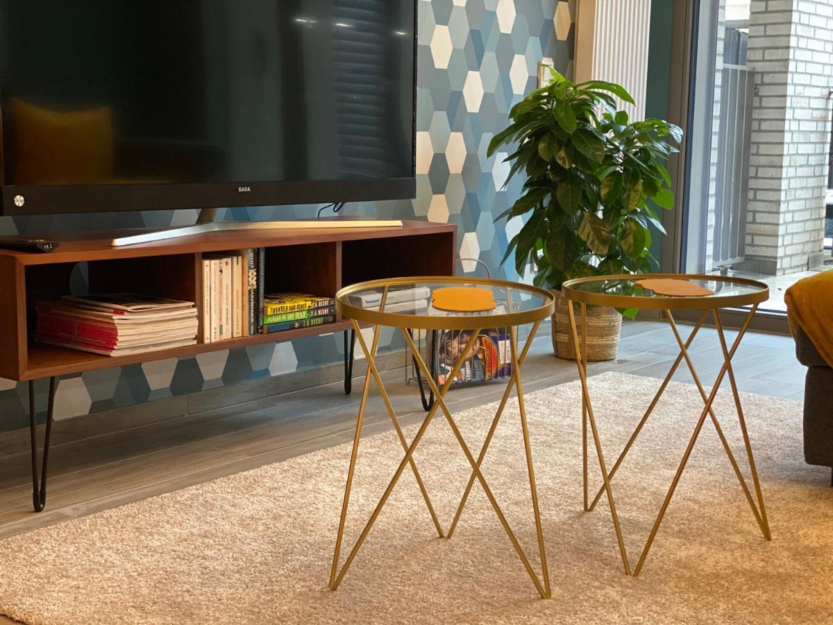 Bright And Chic In Lux Appartement